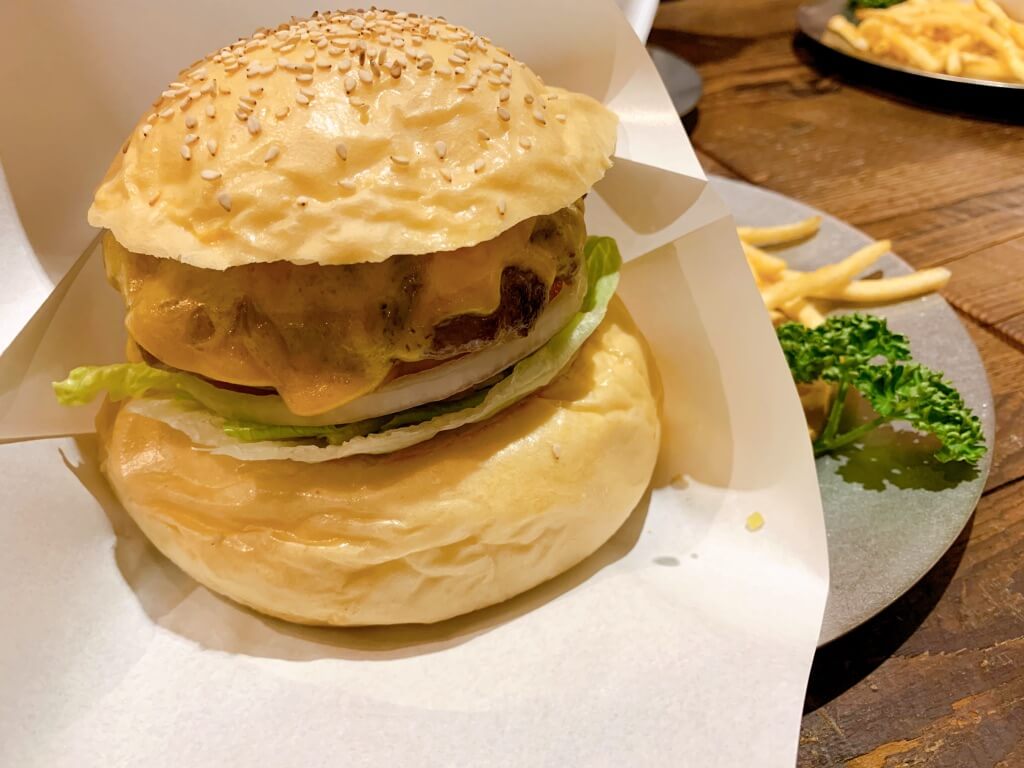 【ランチ】グルメバーガーでお腹いっぱい　吉祥寺「ウェイキー ウェイキー」