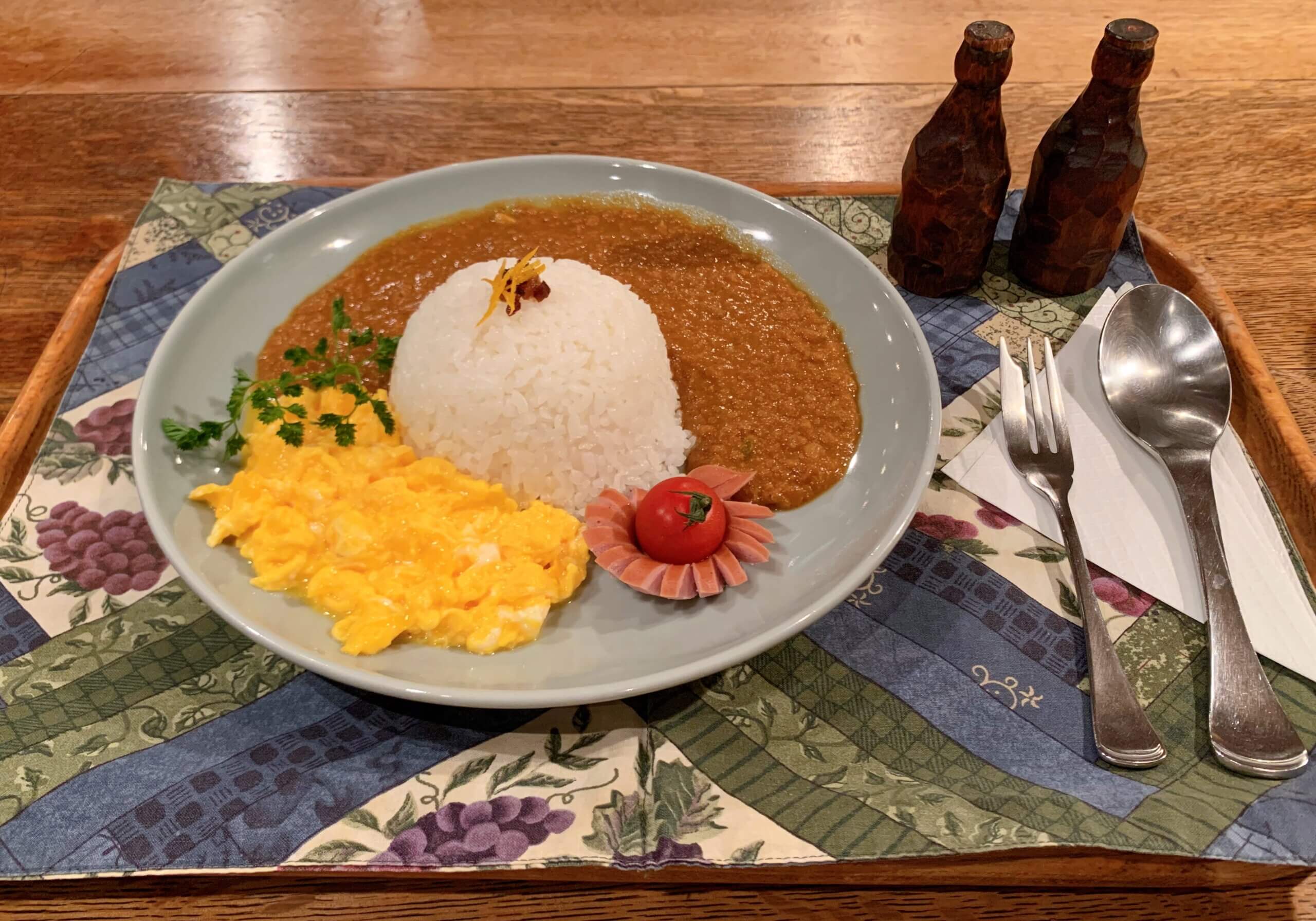 【ランチ】洞窟のような空間で癒やされて　吉祥寺「COFFEE HALL くぐつ草」